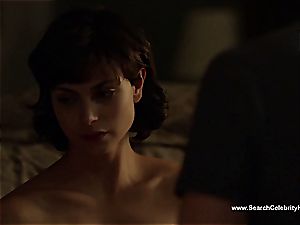 unbelievable Morena Baccarin looking uber-sexy bare on film