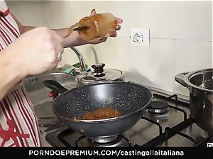 casting ALLA ITALIANA - Italian mature deep ass fucking bang